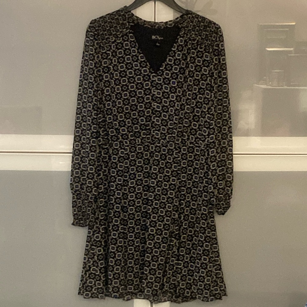 Patterned midi Dress V neck